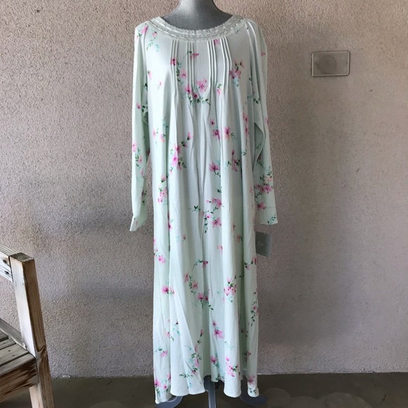 Nwt Aria Long Nightgown Floral Xl Nwt